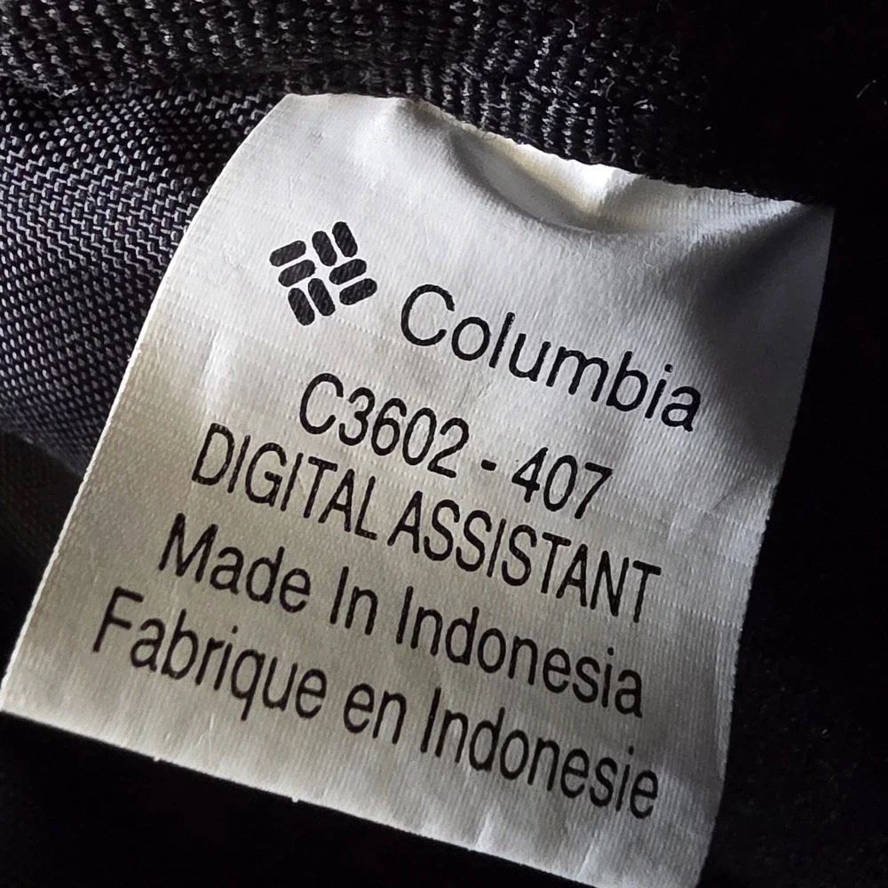 Columbia Sportswear Digital Assistant C3602-407 Crossbody Bag Black Blue Y2K